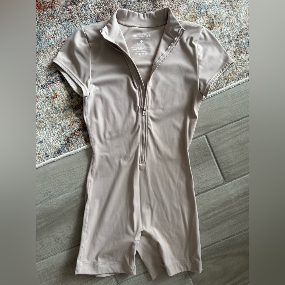 SET Active Cream Sportbody Mock Zip Shortysuit